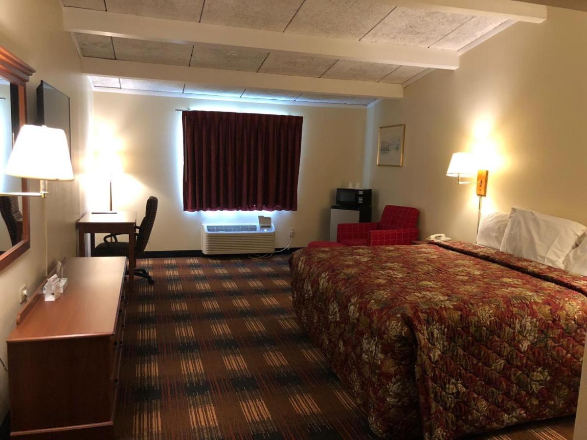  | Red Carpet Inn Syracuse Airport