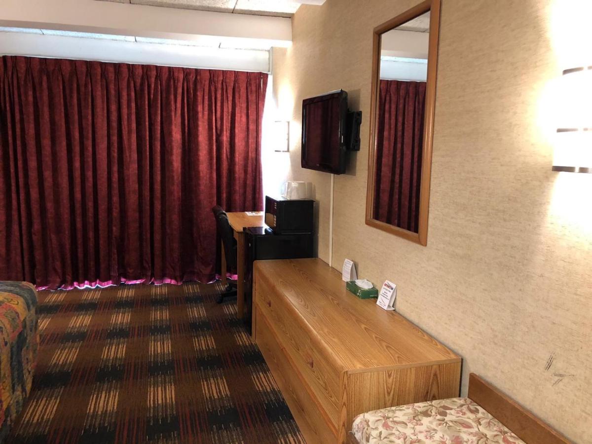  | Red Carpet Inn Syracuse Airport
