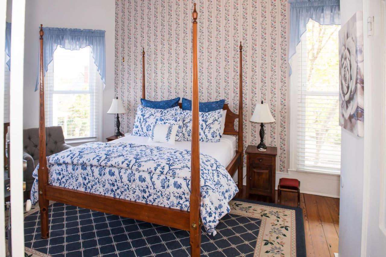  | Pecan Tree Inn