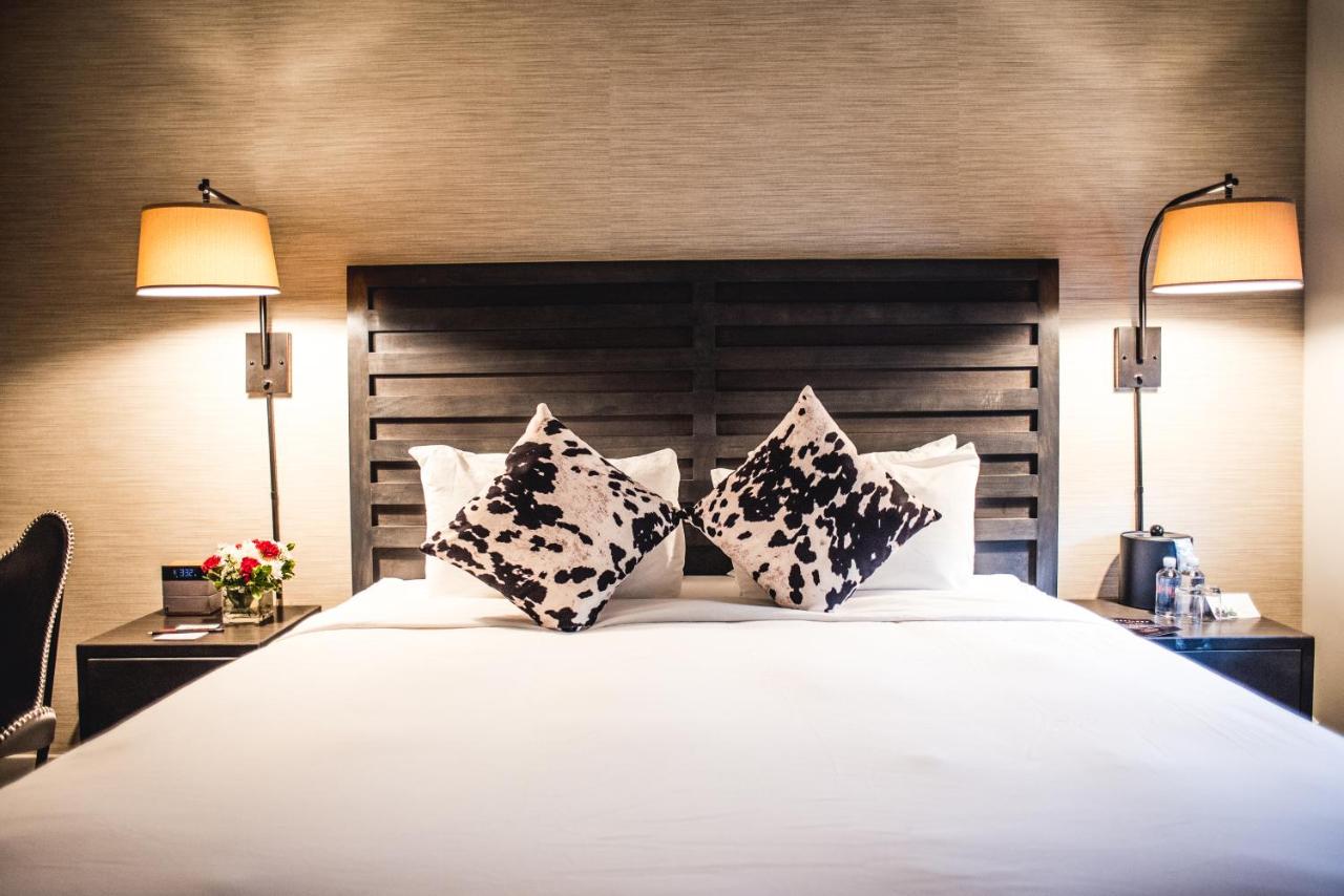 | Hi-Ho: A Hi-Tech Hotel