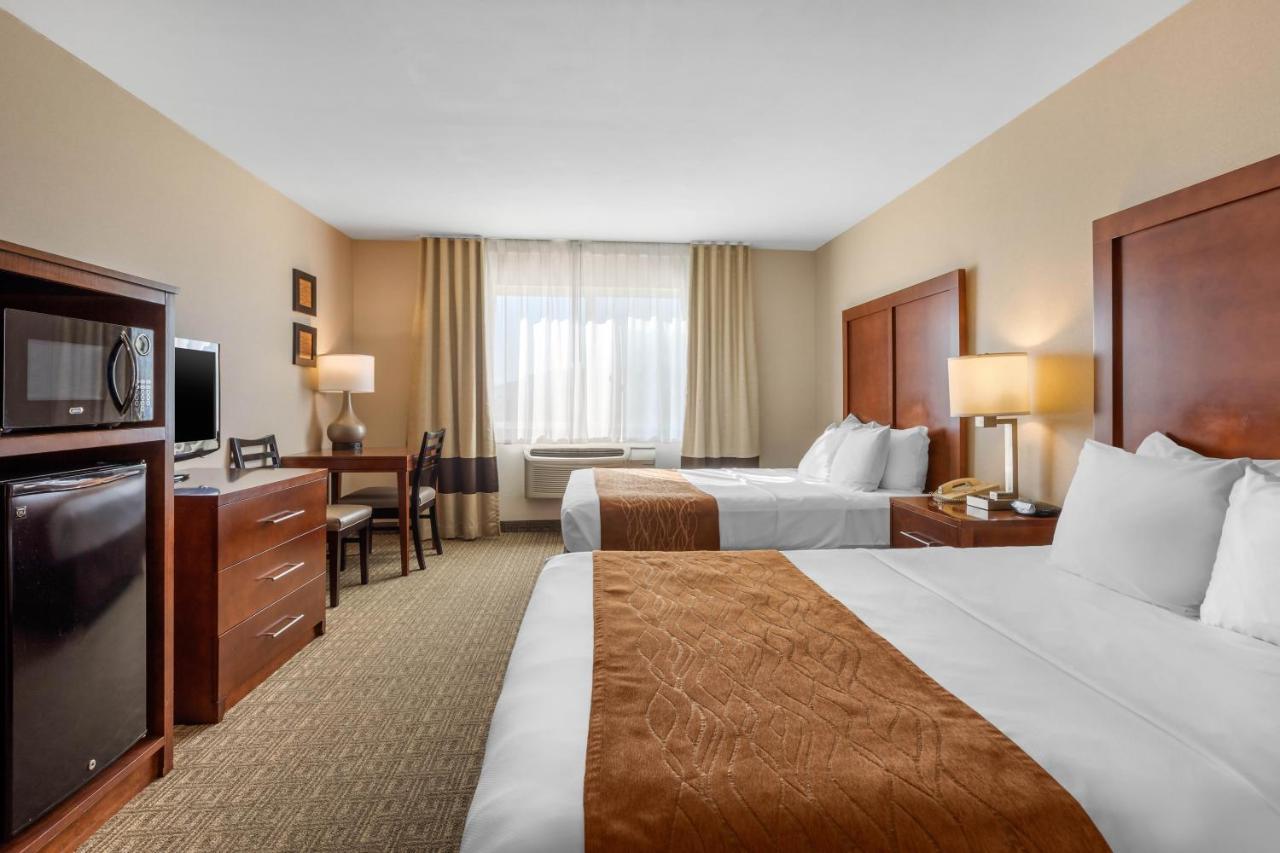 Deluxe Room, 2 Queens Beds, Top Floor, Non-Smoking at Comfort Inn & Suites Murrieta Temecula Wine Country