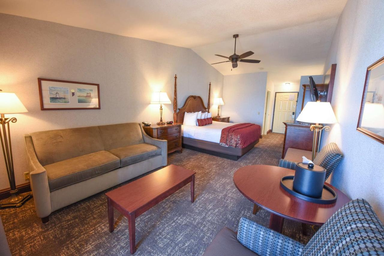 | Best Western Plus Dockside Waterfront Inn
