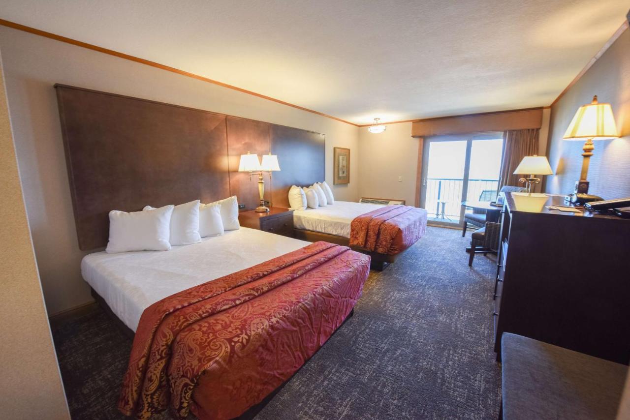 Queen Room with Two Queen Beds and Sofa Bed - Lake View at Best Western Plus Dockside Waterfront Inn