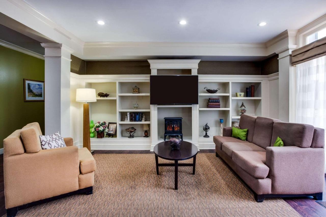 | MainStay Suites at PGA Village