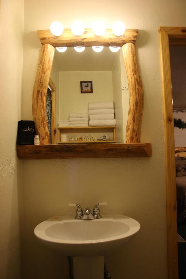 | Tahoe Valley Lodge