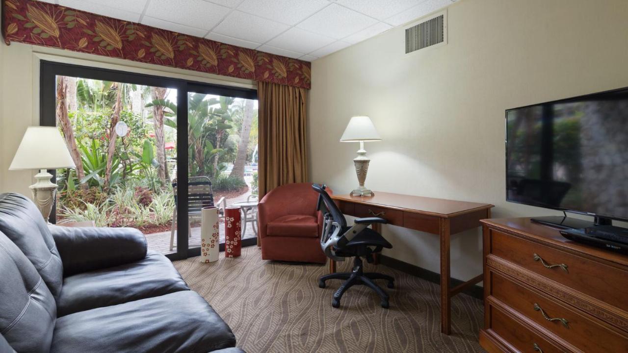 | Best Western Naples Inn & Suites