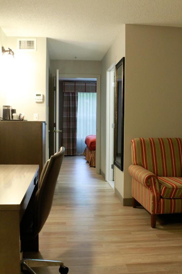 One-Bedroom Premium King Suite - Pet Friendly/Non-Smoking at Country Inn & Suites by Radisson, Annapolis, MD