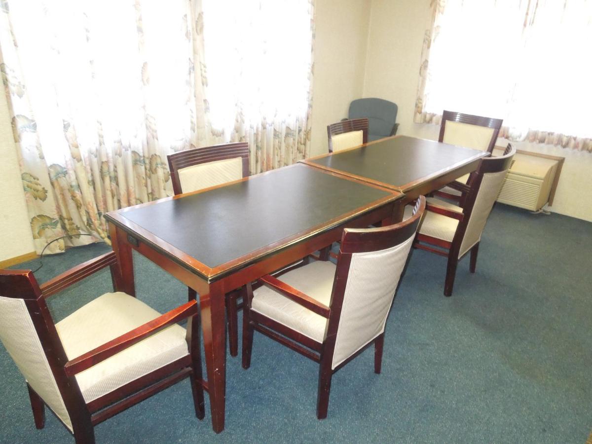 | Xenia Country Inn