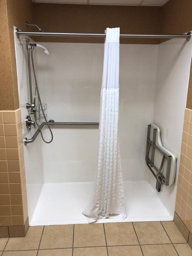 Queen Room - Mobility Access/Non-Smoking at Travelodge Inn & Suites by Wyndham Deadwood