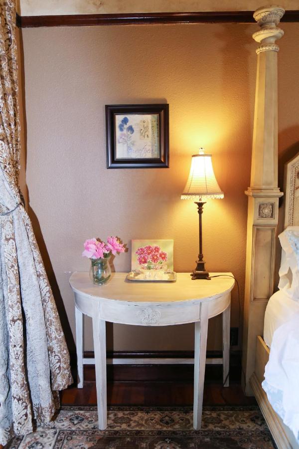 | Iron Horse Inn