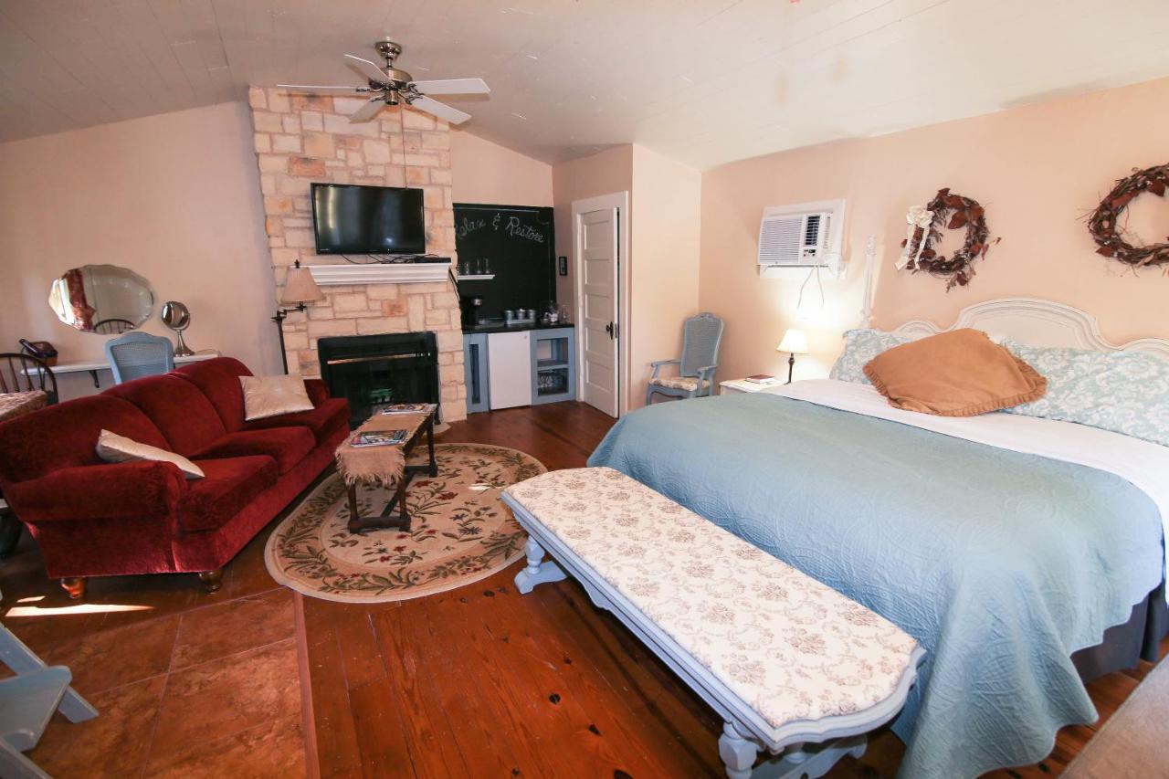 | Iron Horse Inn