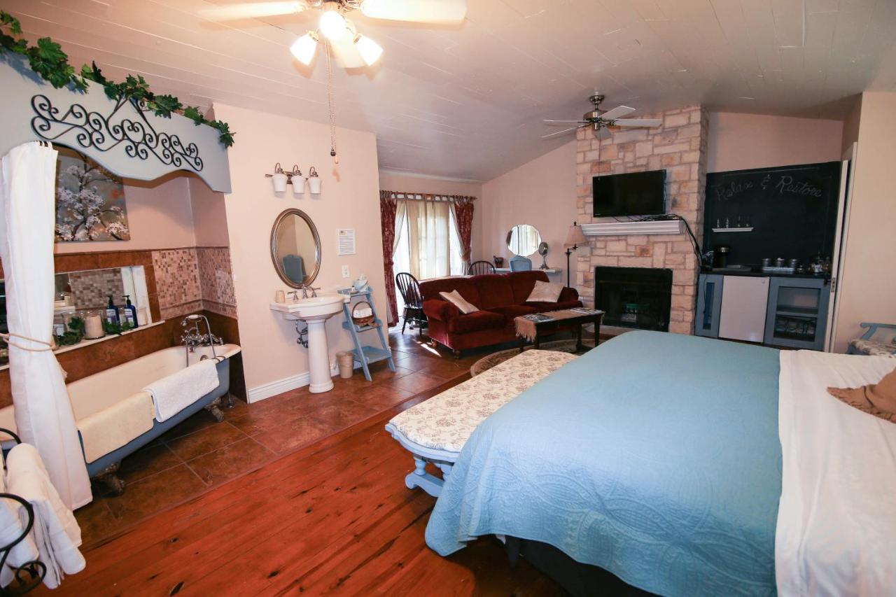 | Iron Horse Inn