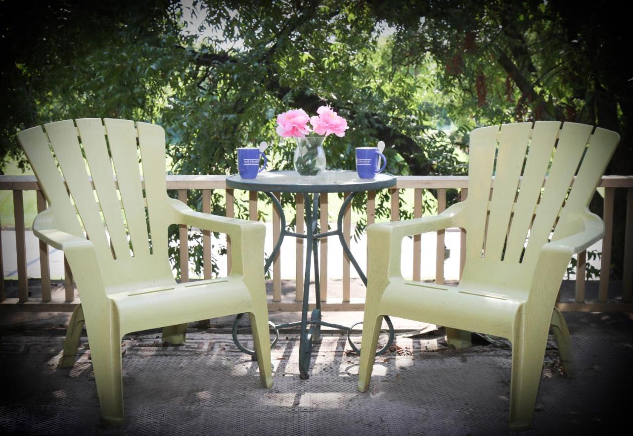  | Iron Horse Inn
