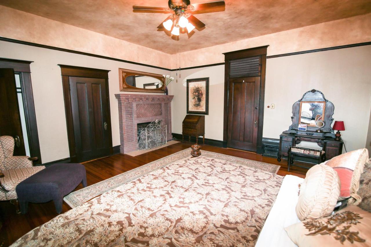 | Iron Horse Inn