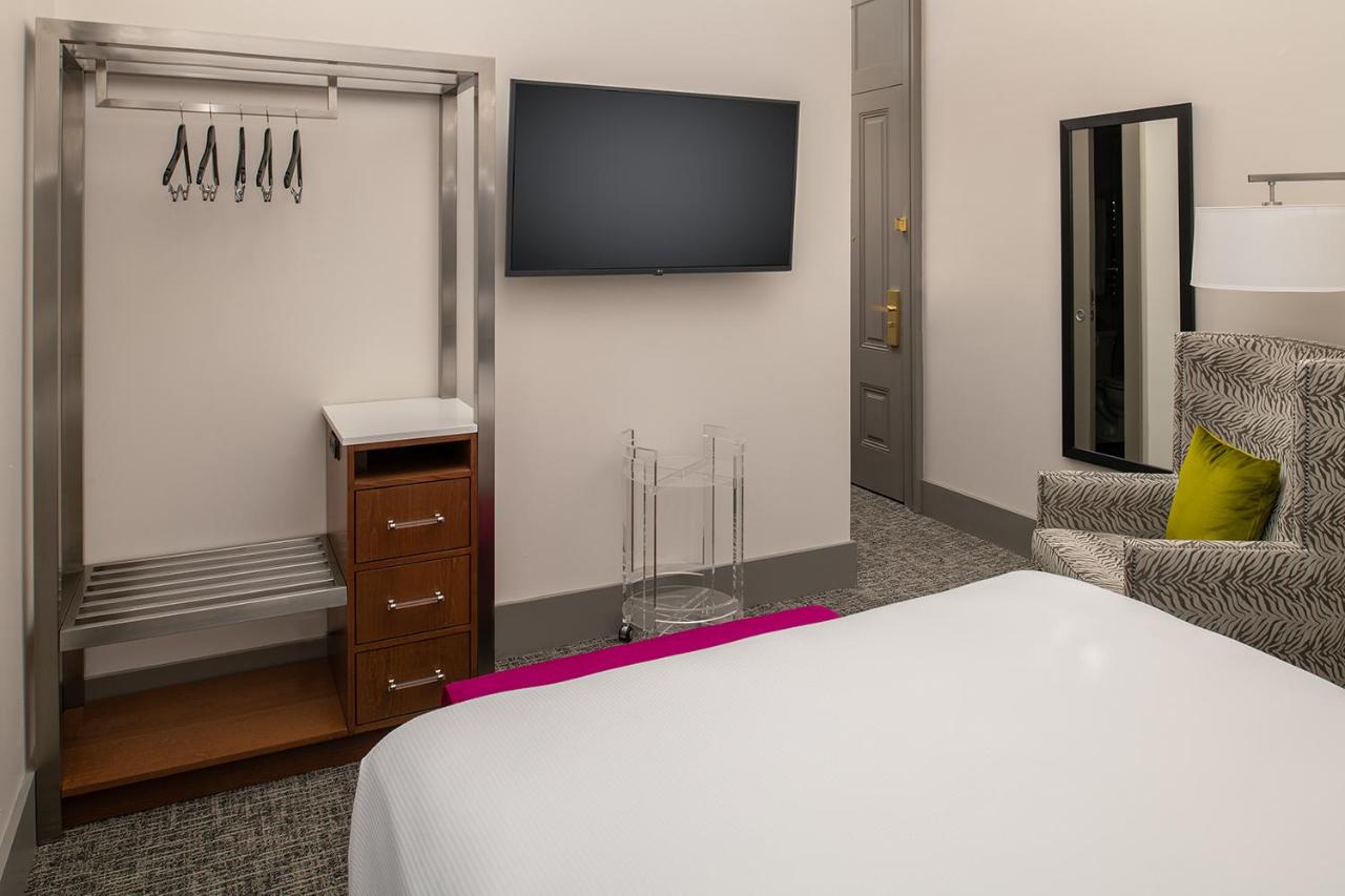 Deluxe Queen Room at Harlow Hotel