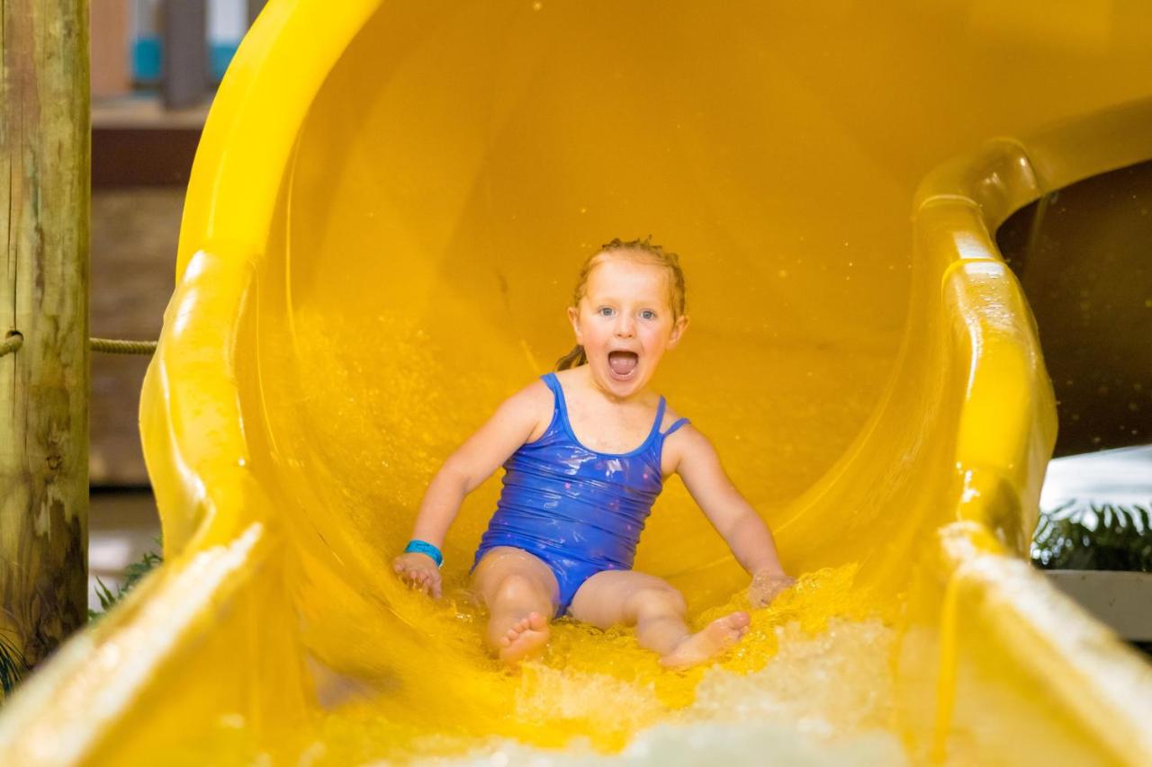 | Hope Lake Lodge & Indoor Waterpark
