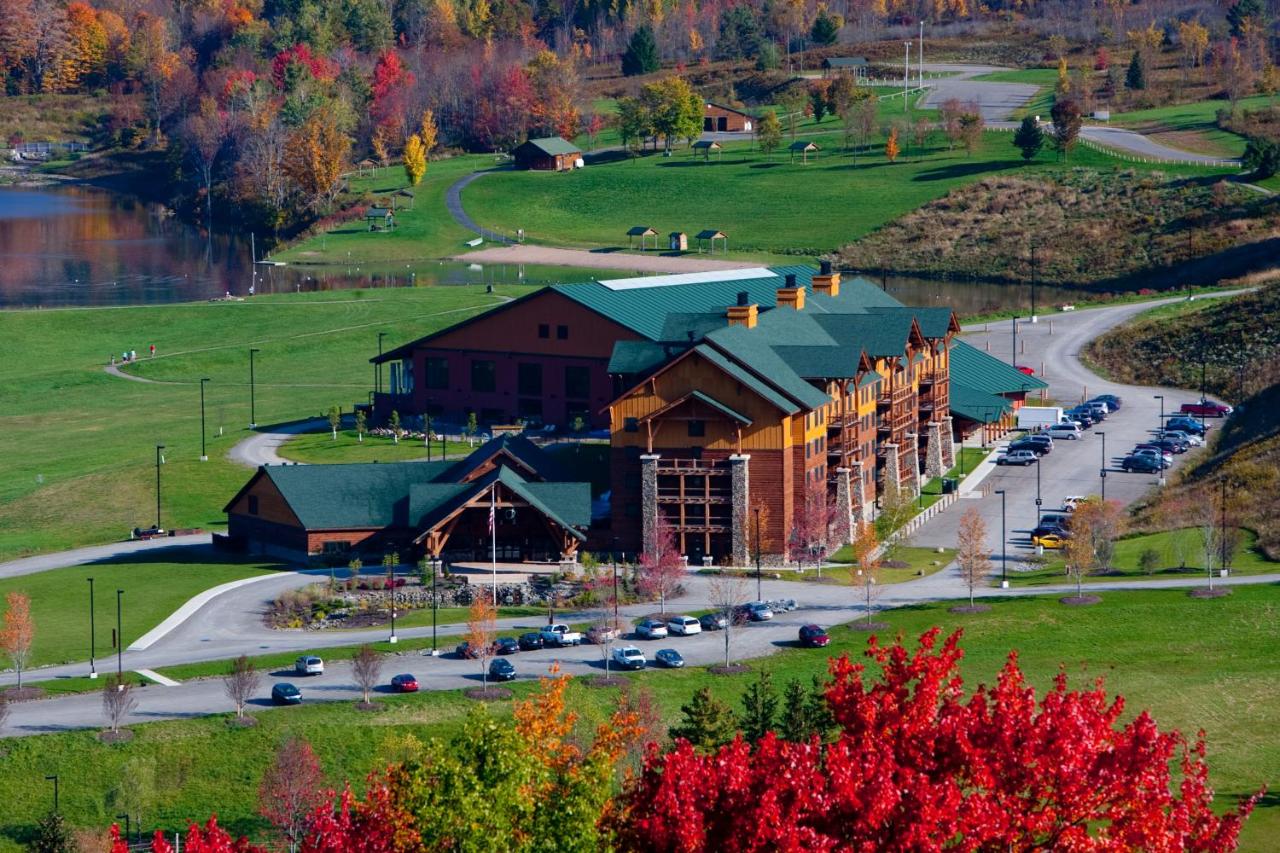 | Hope Lake Lodge & Indoor Waterpark