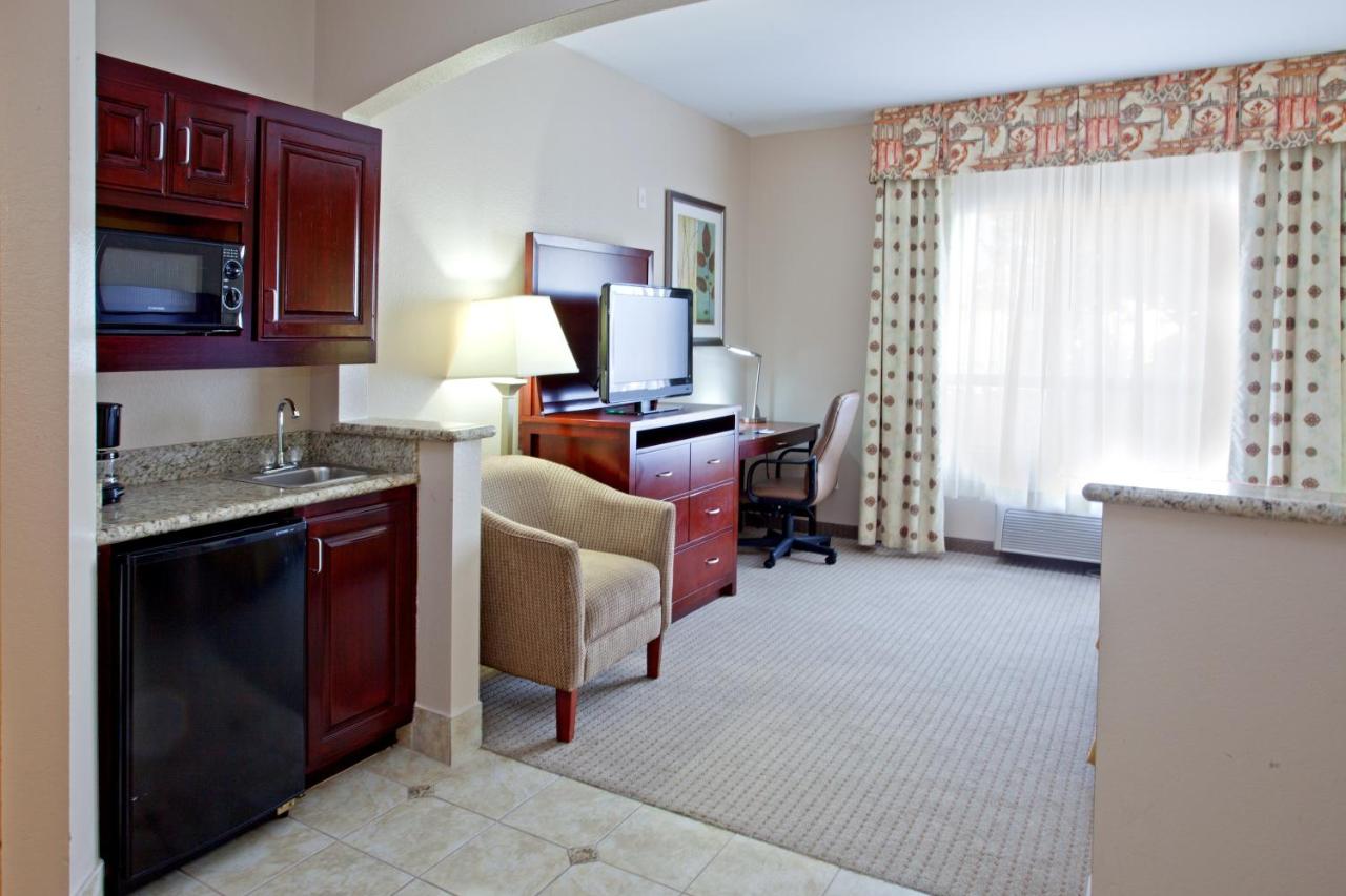  | Holiday Inn Express Hotel & Suites College Station