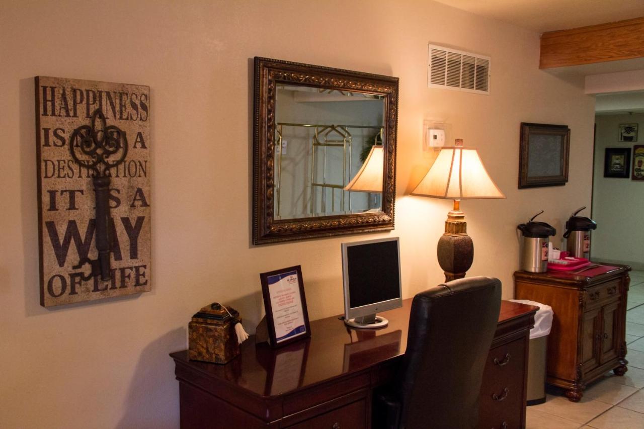 | All American Inn & Suites Branson
