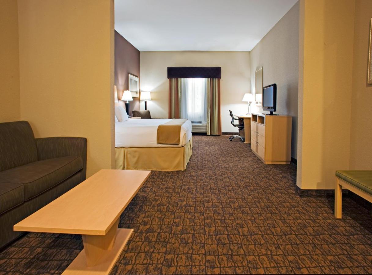  | Holiday Inn Express Hotel and Suites Borger, an IHG Hotel