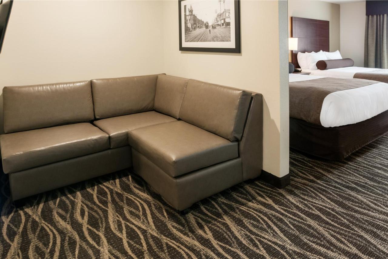 Queen Studio at Cobblestone Hotel & Suites - Appleton International Airport