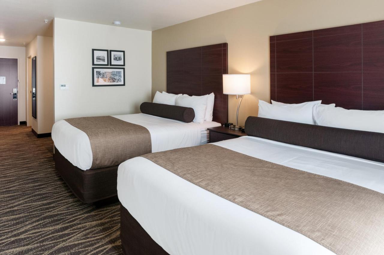 Queen Studio at Cobblestone Hotel & Suites - Appleton International Airport