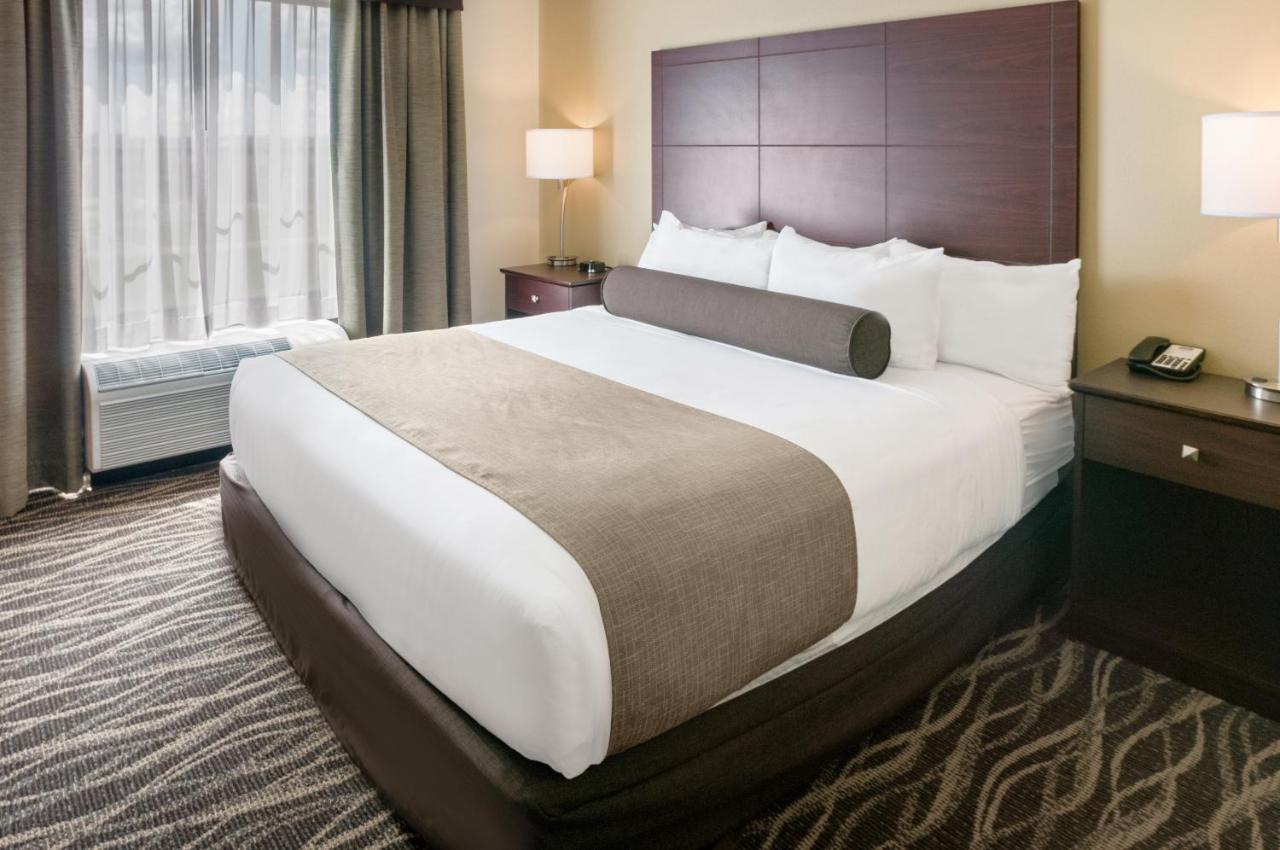 King Room - Disability Access at Cobblestone Hotel & Suites - Appleton International Airport