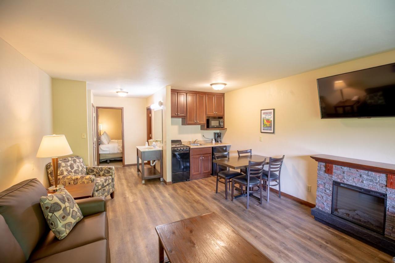 | Parkwood Lodge