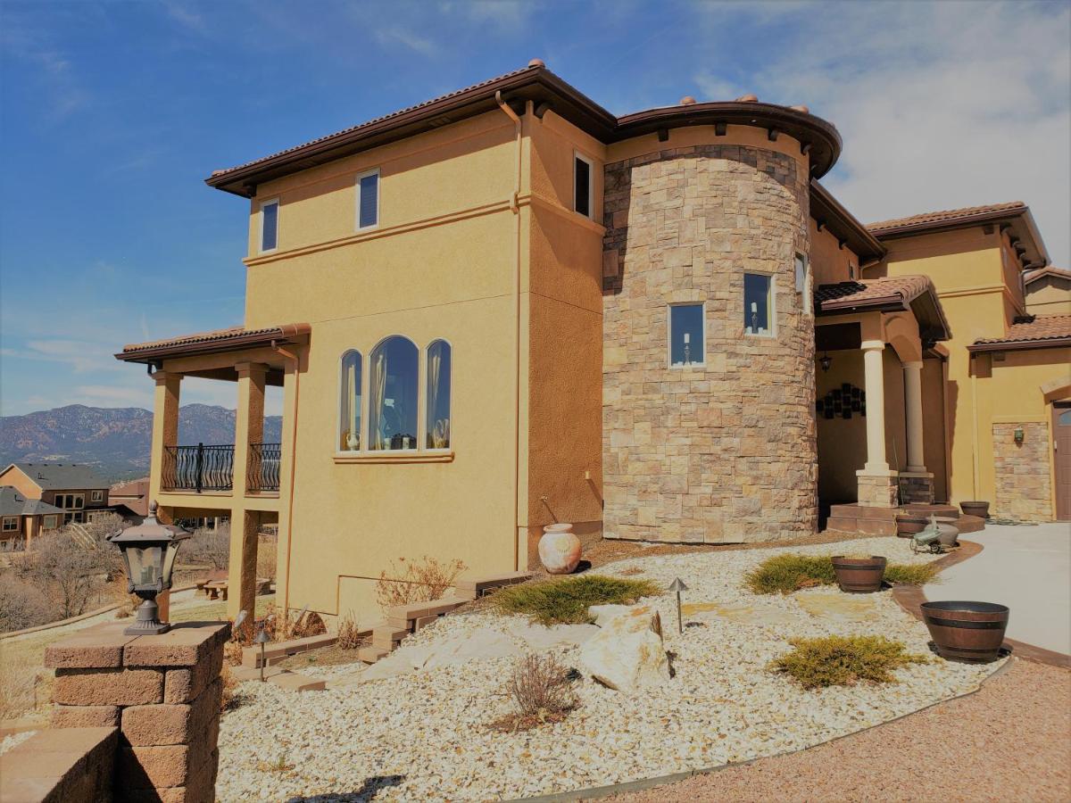 | Chateau du Pikes Peak, a Tuscany Retreat