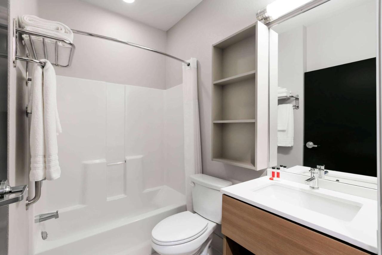 1 Queen Bed, Mobility/Hearing Access Studio Suite, Tub w/ Grab Bars, Non-Smoking at Microtel Inn and Suites by Wyndham Monahans