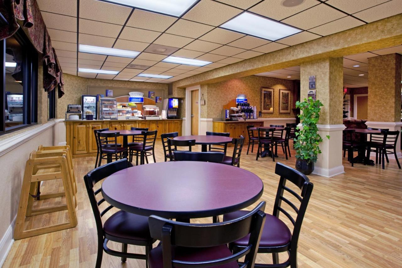 | Moncks Corner Inn