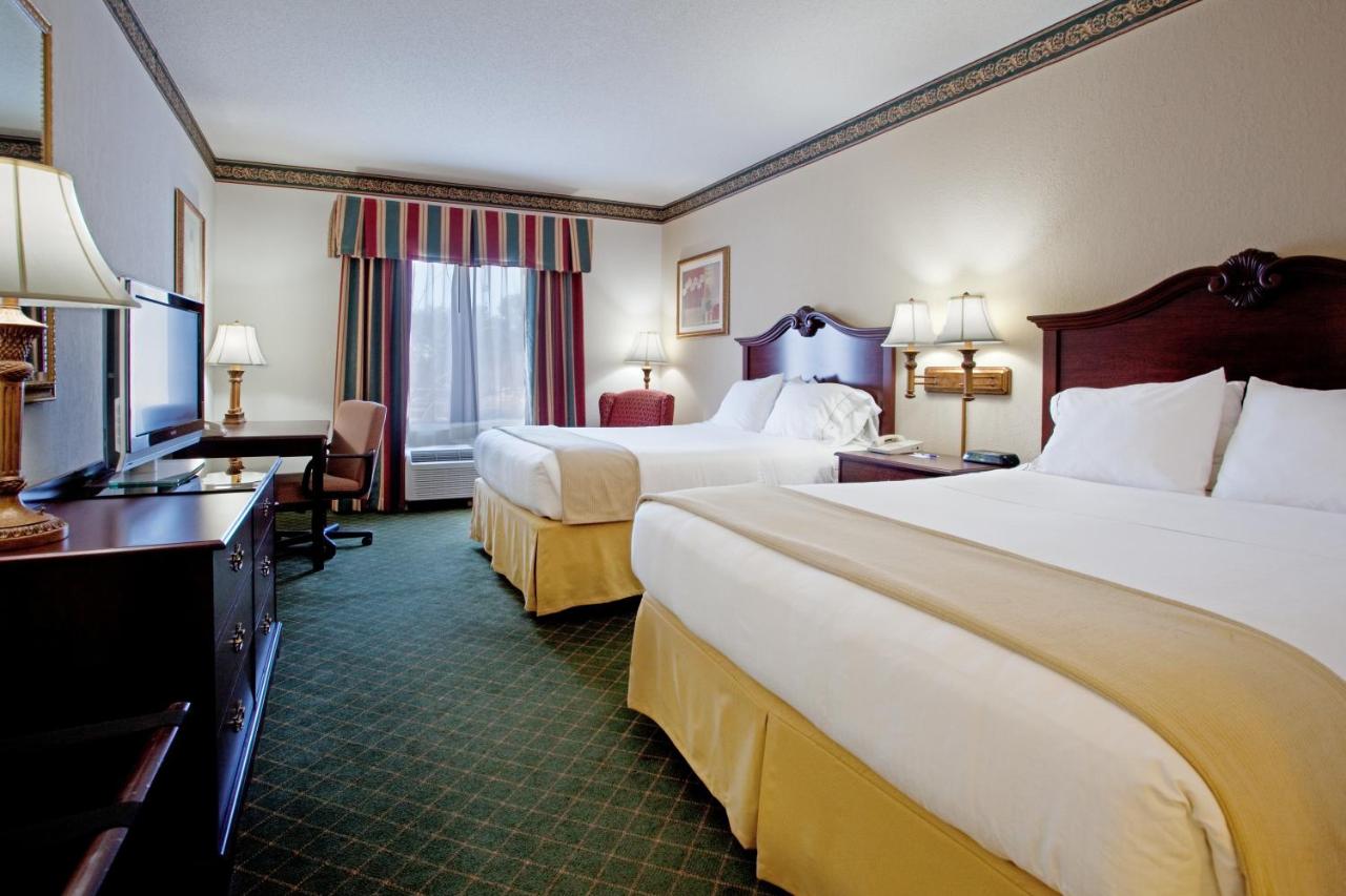 | Moncks Corner Inn