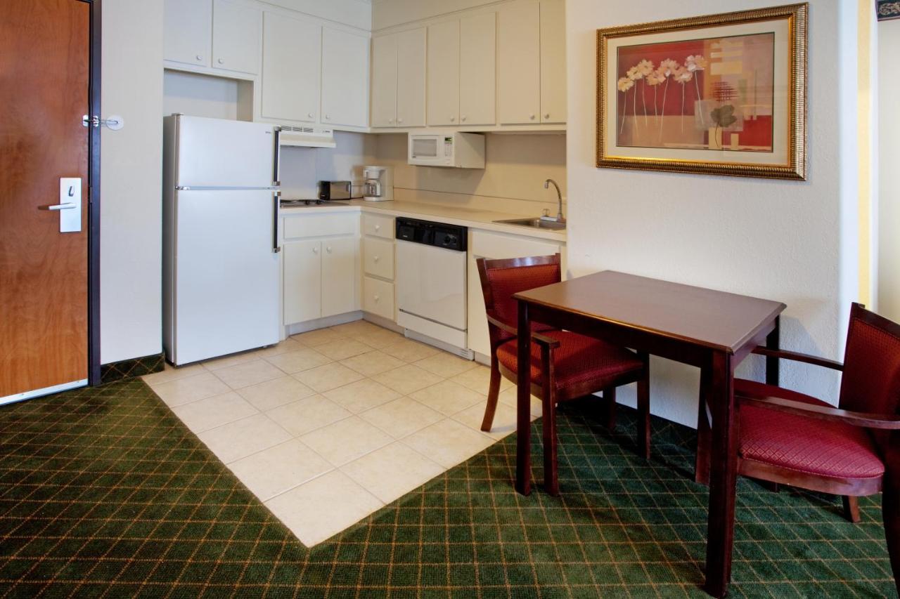 | Moncks Corner Inn