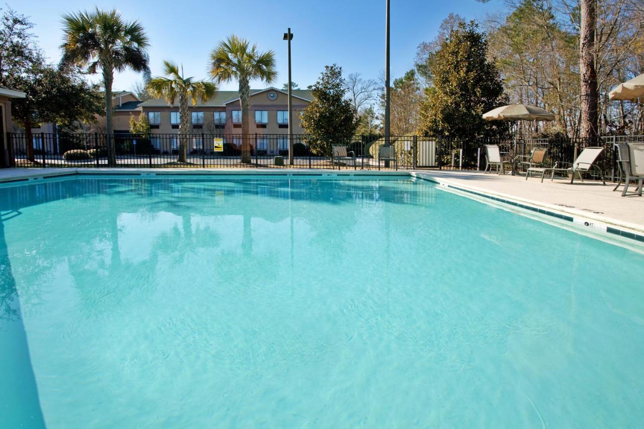 | Moncks Corner Inn