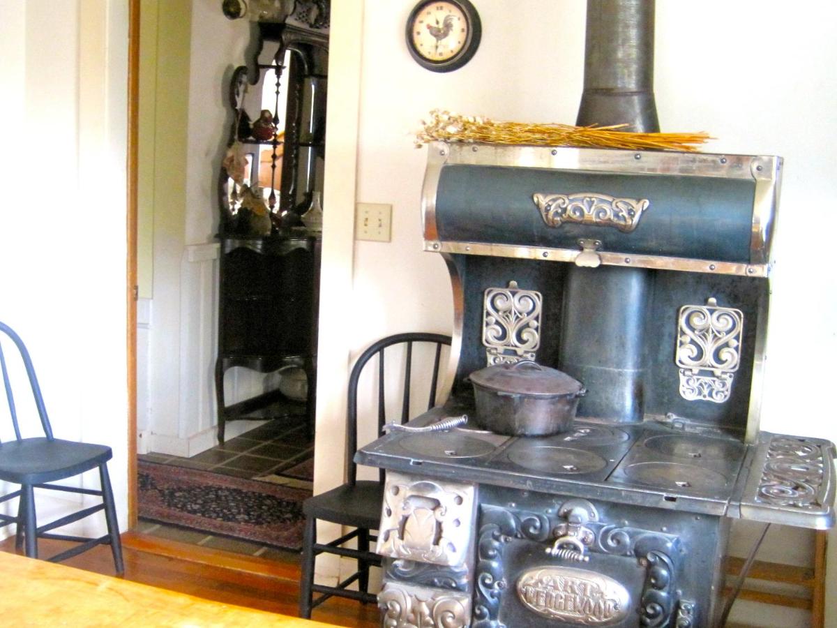 | Old Pioneer Garden Country Inn