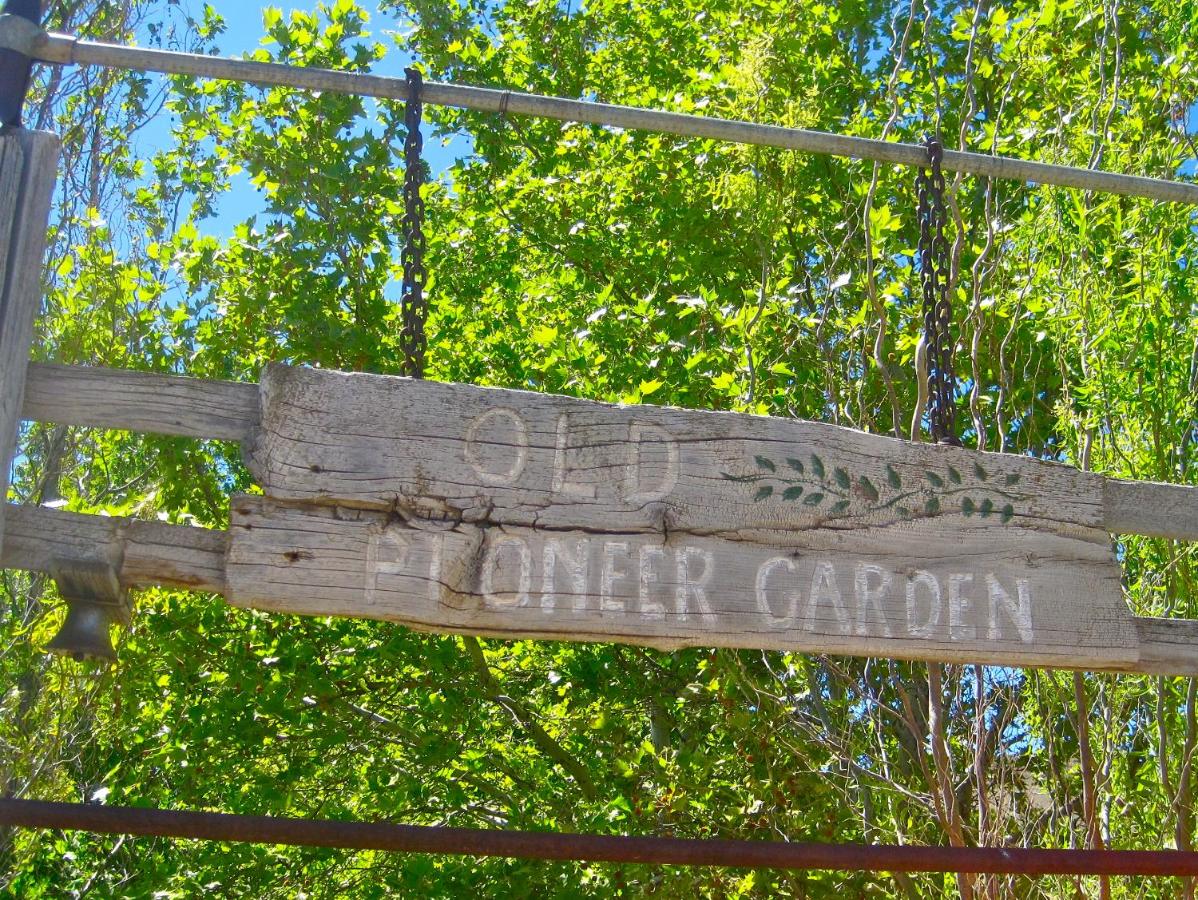| Old Pioneer Garden Country Inn