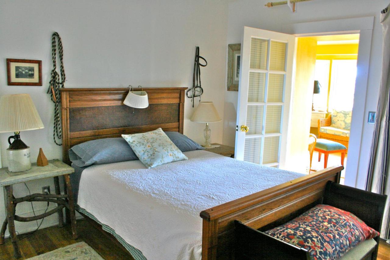 | Old Pioneer Garden Country Inn