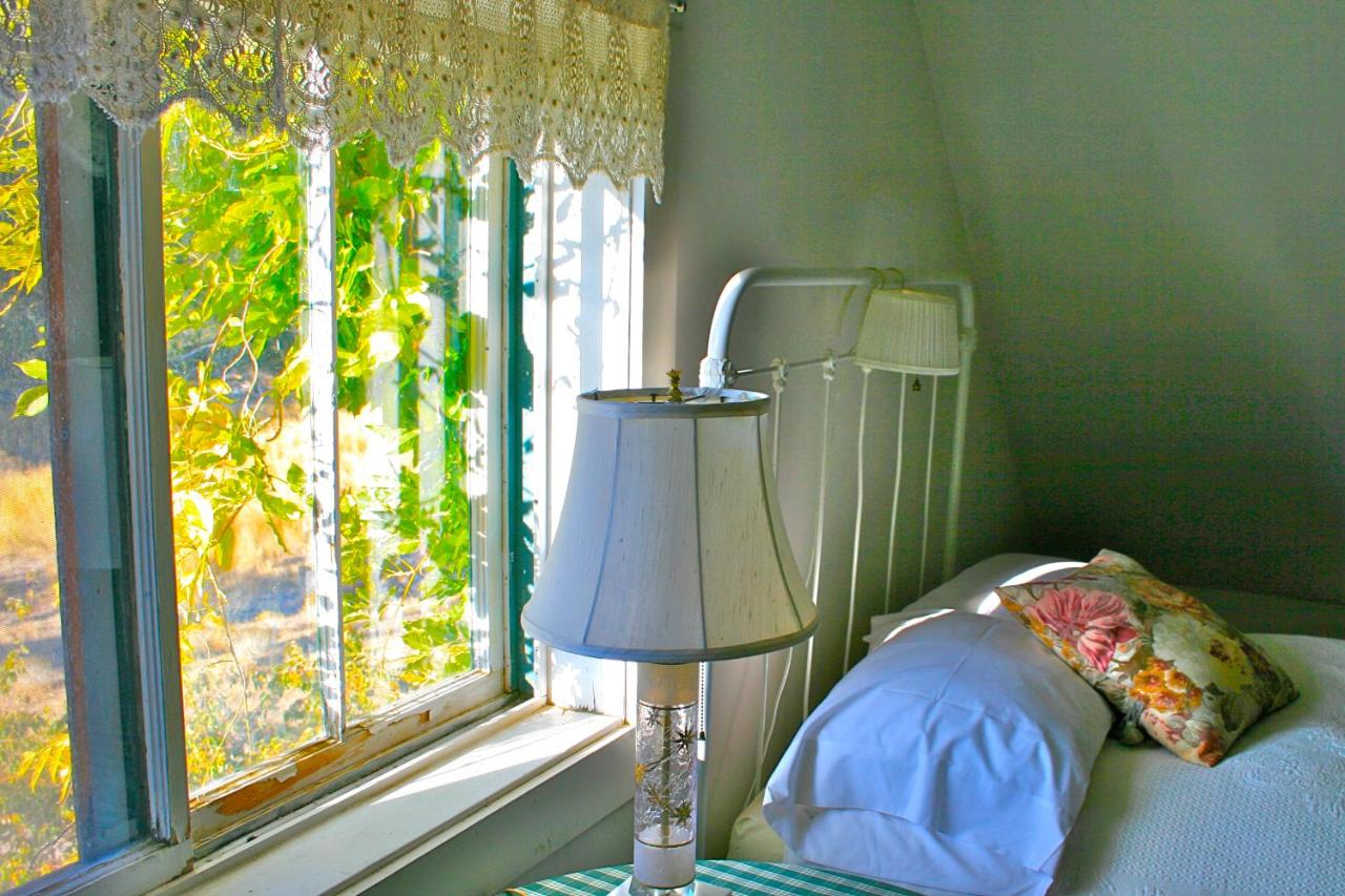 | Old Pioneer Garden Country Inn