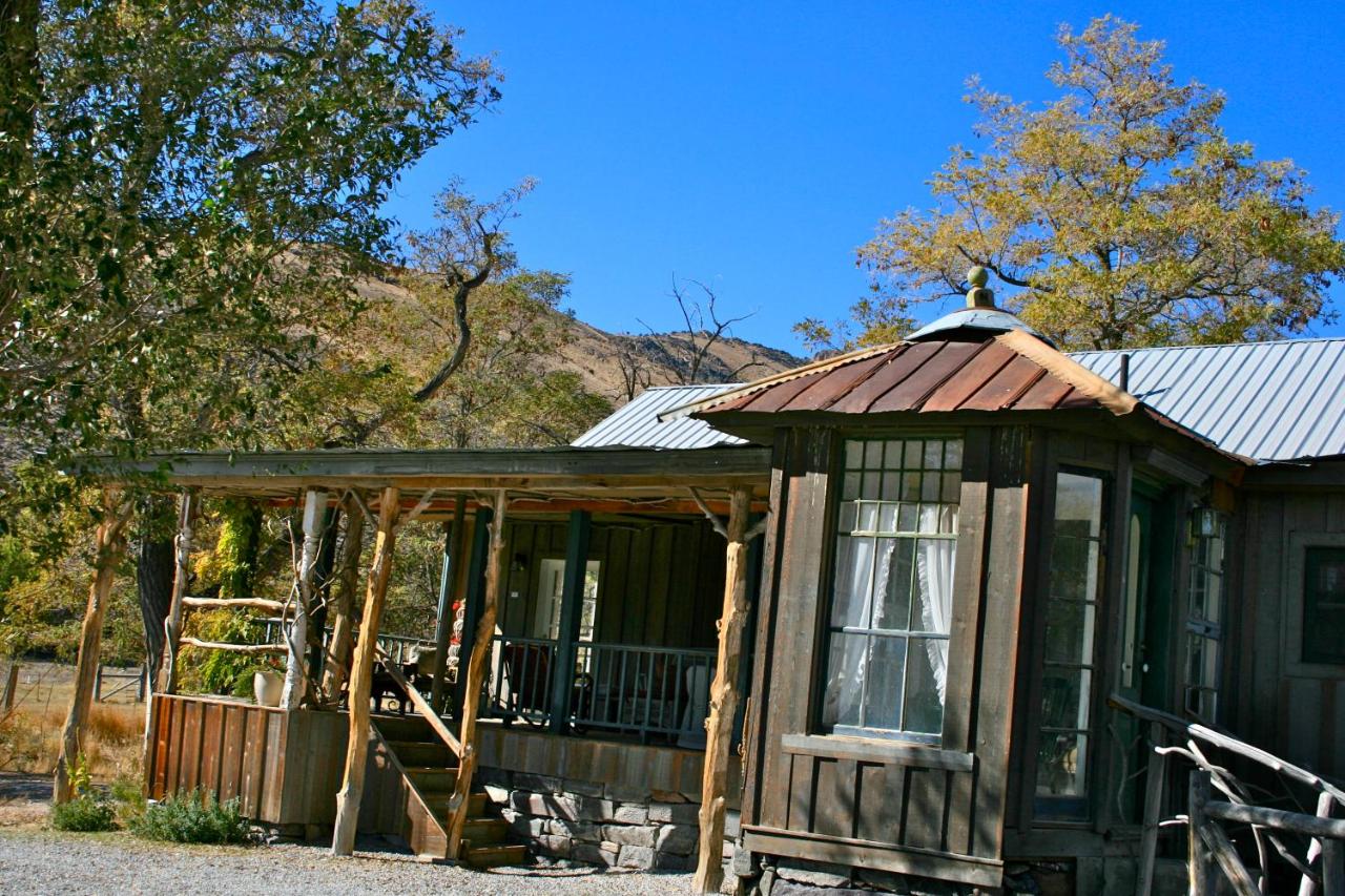 | Old Pioneer Garden Country Inn