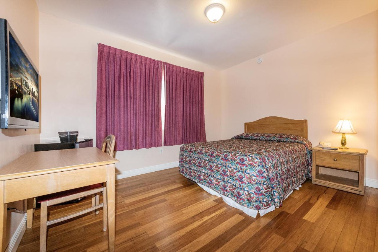 Deluxe Single Room at Ocean Beach Suites