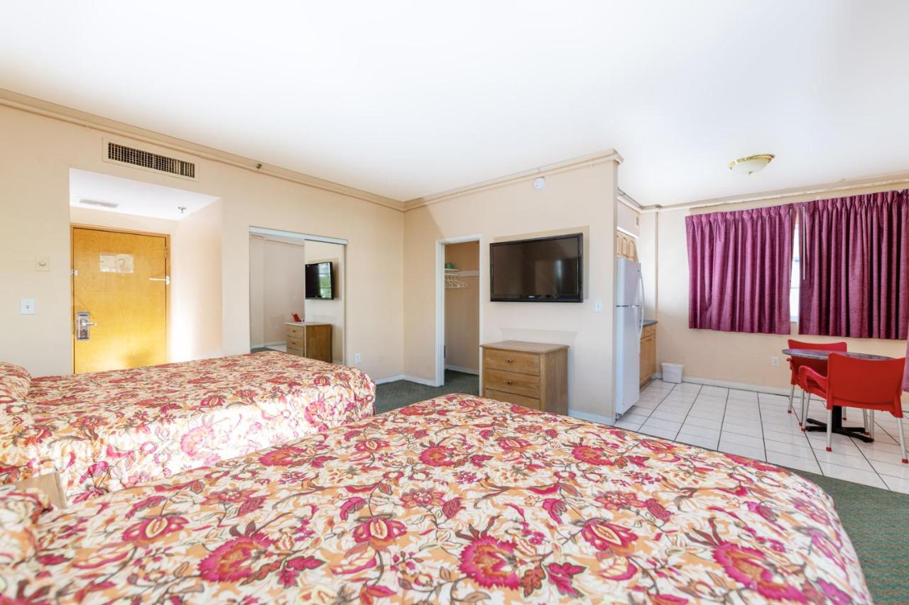 Deluxe Double Room at Ocean Beach Suites