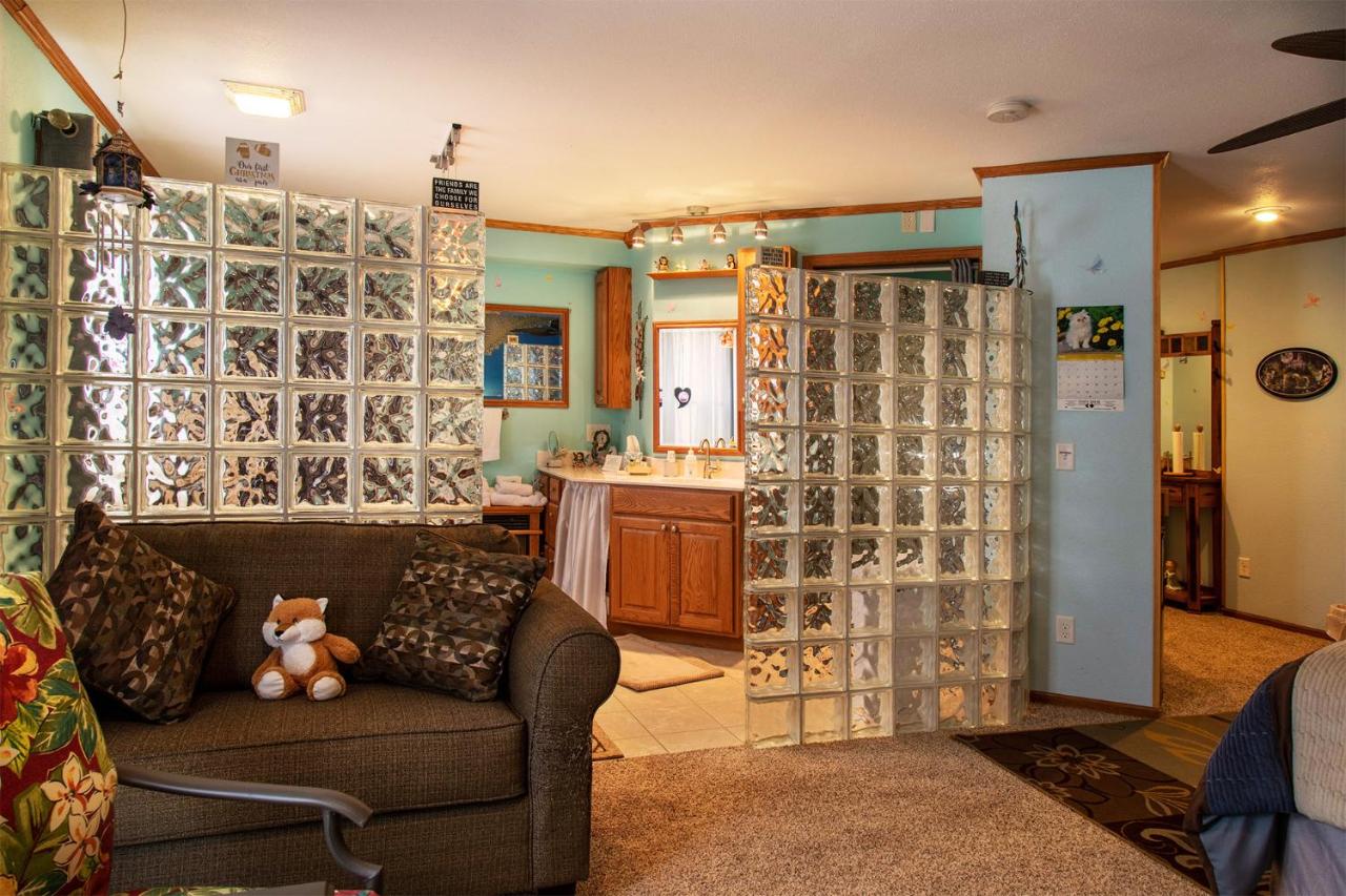 | Shane Acres Country Inn