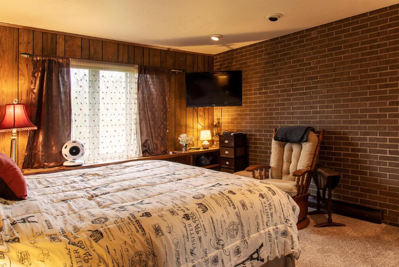| Shane Acres Country Inn