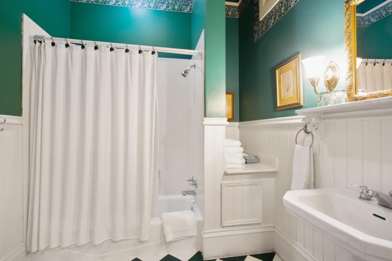 | Maison Perrier Bed & Breakfast
