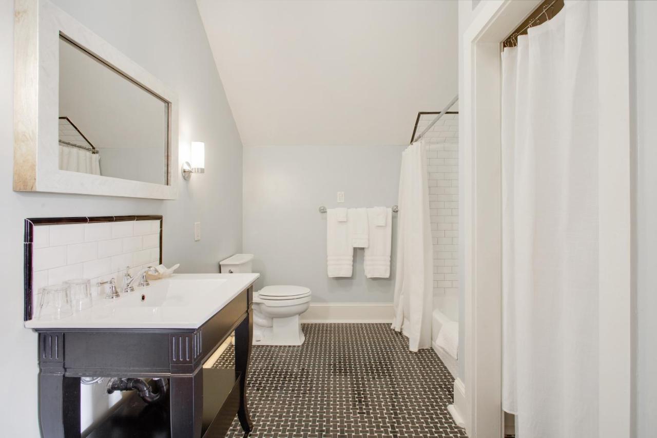 | Maison Perrier Bed & Breakfast