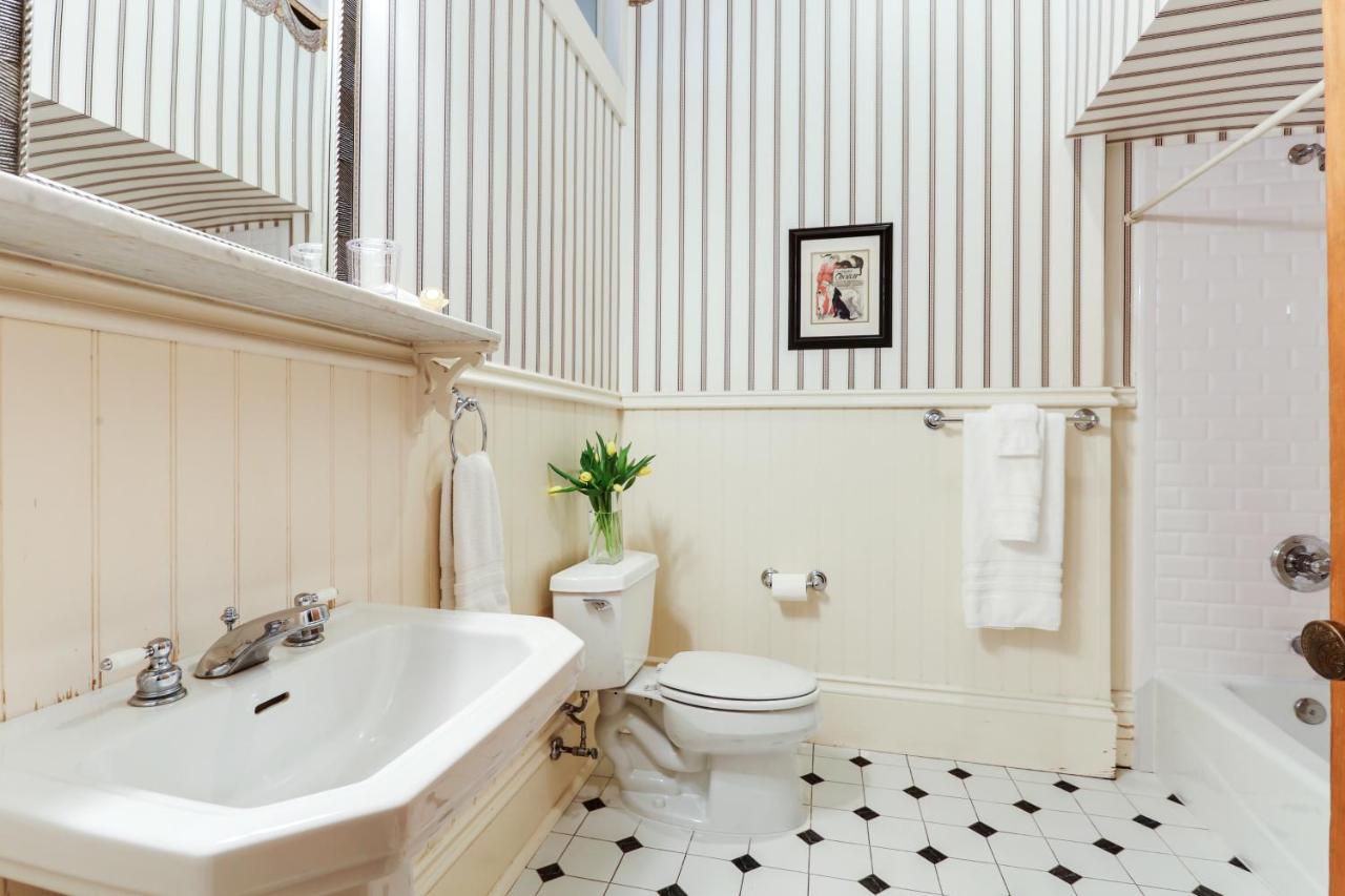 | Maison Perrier Bed & Breakfast