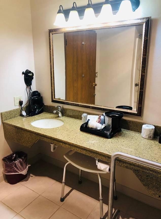| Boarders Inn & Suites by Cobblestone Hotels - Munising