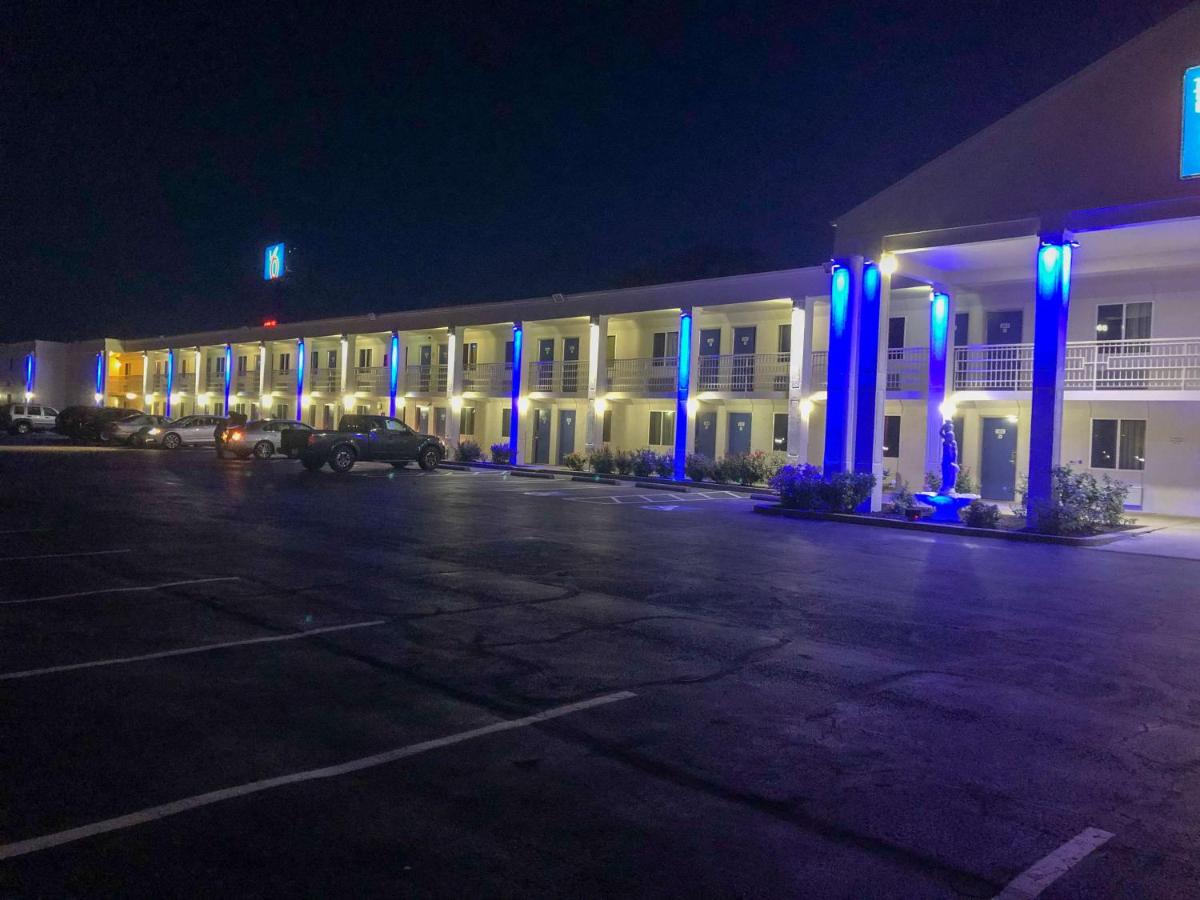 | Motel 6-Martinsburg, WV