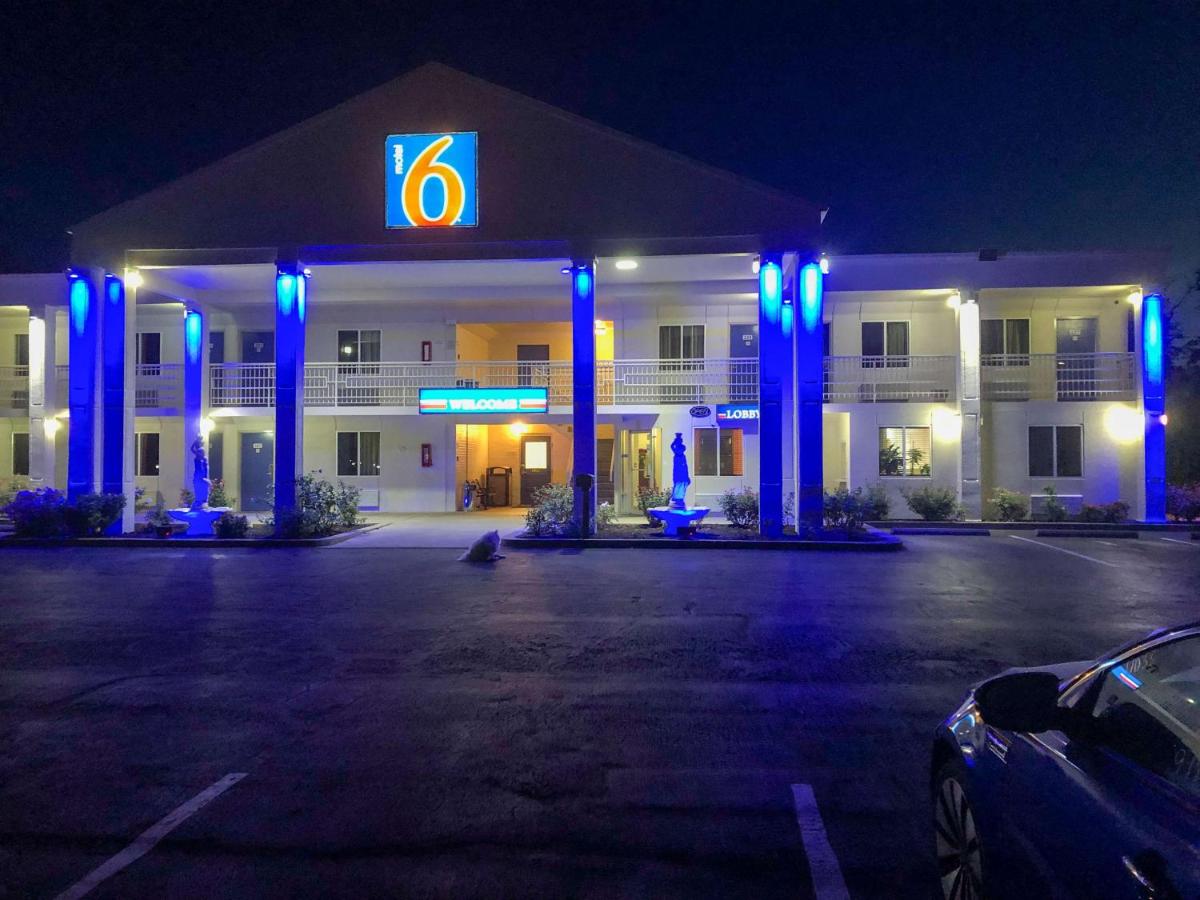 | Motel 6-Martinsburg, WV