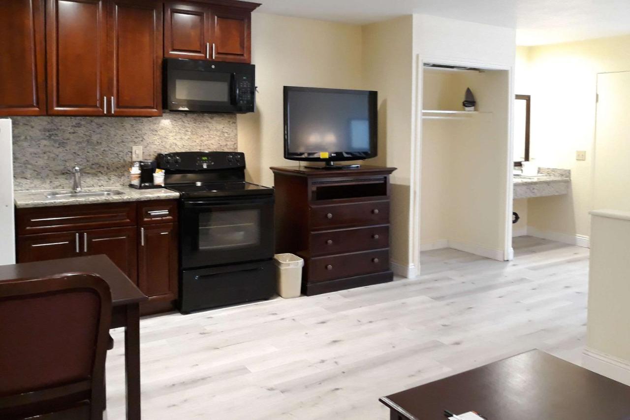 Queen Suite with Two Queen Beds and Sofabed- Non-Smoking at Quality Inn & Suites El Cajon San Diego East